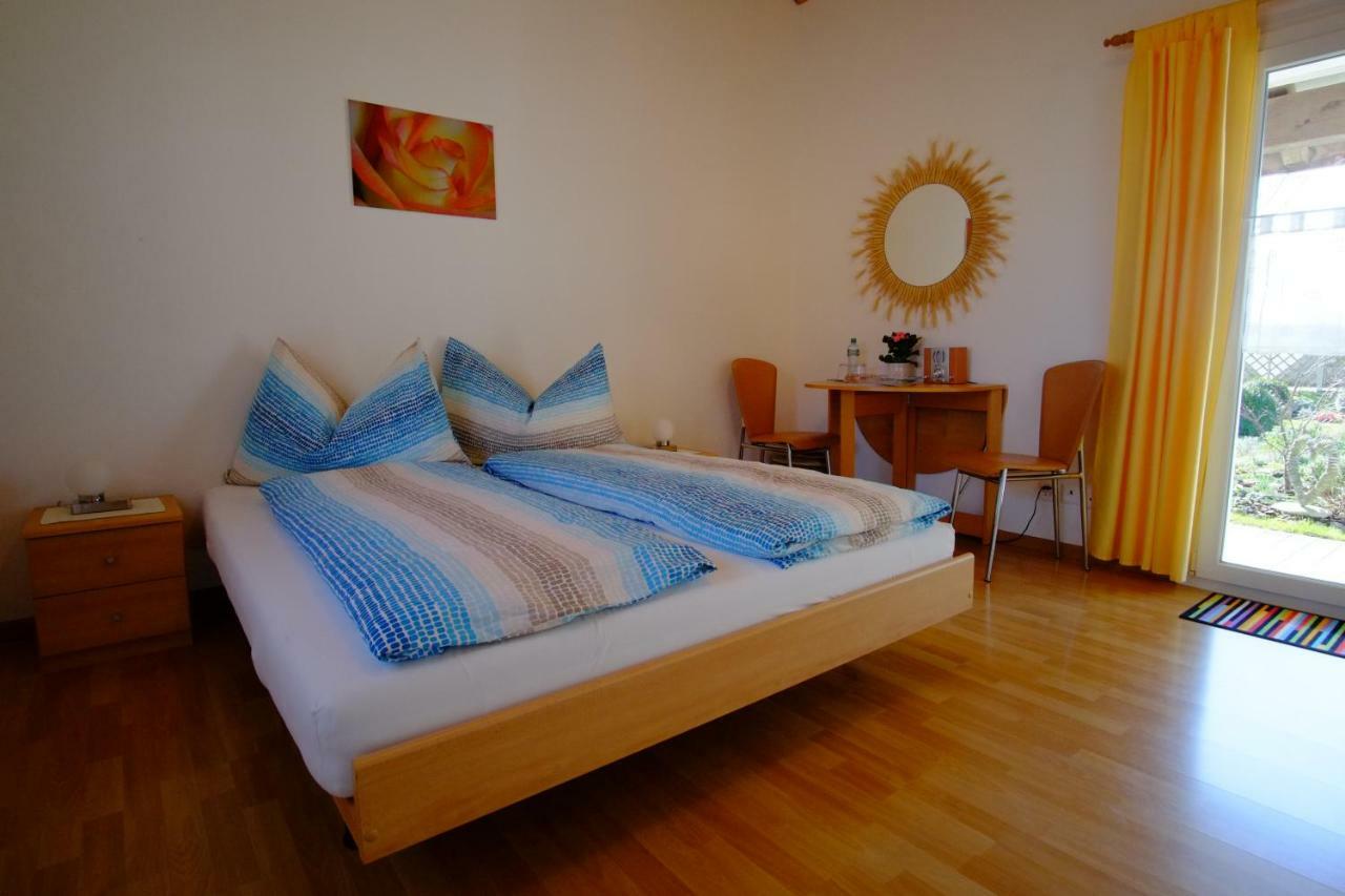 Ferienzimmer Zülli Erlach Exterior foto